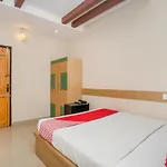 OYO 436 Emirates Suites
