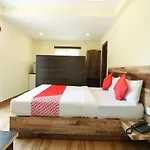 Oyo 36197 Royal Wood