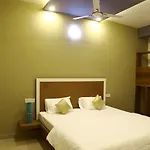 Oakhaven Service Apartments Premium 3Bhk