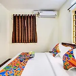 Transit Dorms - A Backpackers Inn & Hostel