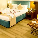 Icon Boutique By Bhagini