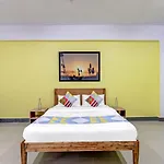 Oyo 79879 Elite Stays Jp Nagar