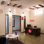 Oyo 8737 King Suites