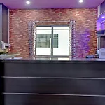 Guru Comfort, 100 M From Apollo Hospital