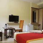 Hotel Green Trees