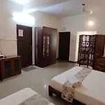 Redstone Villa And Suites