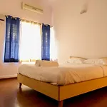 Locul Uptown - Near Bangalore Palace Grounds