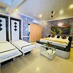 4 Seasons Suites J.P. Nagar