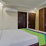 Treebo Trend Hotel Royal Star
