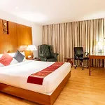 Sfo Hotel And Suites