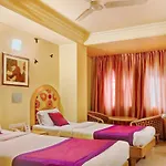 Capital O 333 Hotel Crystal Homes