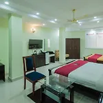 Hotel Windsor Castle Inn Brigade Rd