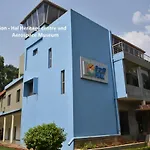 Oyo 579 Hotel Aab