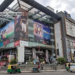 Oyo Townhouse 025 Garuda Mall Bangalore