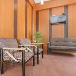 Oyo 7669 The Trinitywood Hotel