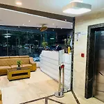 The Porch Inn Hotel/Service Apartments