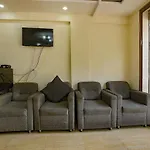 Fabhotel Emerald Inn