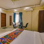 Fabhotel Emerald Inn