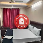Oyo Flaghship 70376 I Care With Greenery Comforts