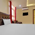 Oyo Flaghship 70376 I Care With Greenery Comforts