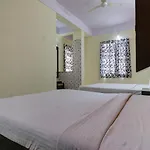Spot On Radha Krishna Deluxe Lodge Near Cubbon Park