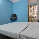Spot On Radha Krishna Deluxe Lodge Near Cubbon Park