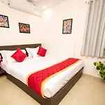 Octave Hotel Jm Residency