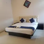 Hotel Leela Park