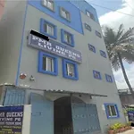 Oyo Pmr Living