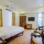 Bloom Hotel - Hal Old Airport Rd