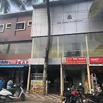 Spot On Sri Varu Hotel & Lodging