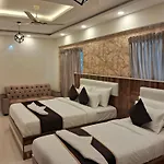 Hotel Orchid Inn