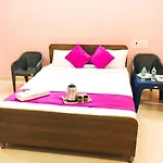 Hotel Golden Stays