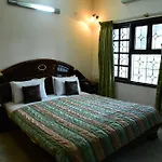 Service Apartment In Richmond Road