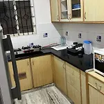 Cozy 2-Bedroom Service Apartment With Free Parking