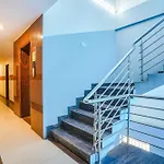 Fabhotel Shreyas Inn - Kaikondrahalli Lake