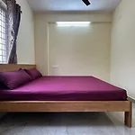 Cozy Room 1Bhk With Lift 403