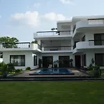 Villa Heliconia