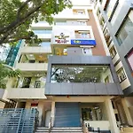 Fabhotel Redmoon Suites