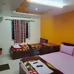 Octave Hotel Sai Shine Inn