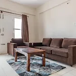 Pinnacle Apartments