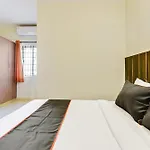 Collection O Vittala Comfort Near Ascendas Park Square Mall