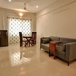 Homeslice Brookefield, Luxury Apartment