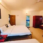 Kings Suites Palace Grounds