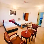 Kings Suites Palace Grounds