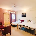 Kings Suites Palace Grounds