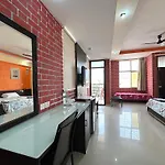 Fernandes Complex