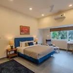 Stayvista At The Lakeshore With Lake View, Wifi, Garden