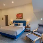 Stayvista At The Lakeshore With Lake View, Wifi, Garden