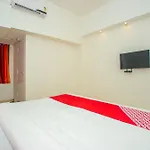 OYO 18544 Amm Residency